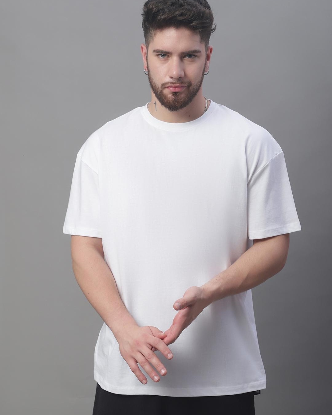 Buy Men's White Super Loose Fit T-shirt Online at Bewakoof