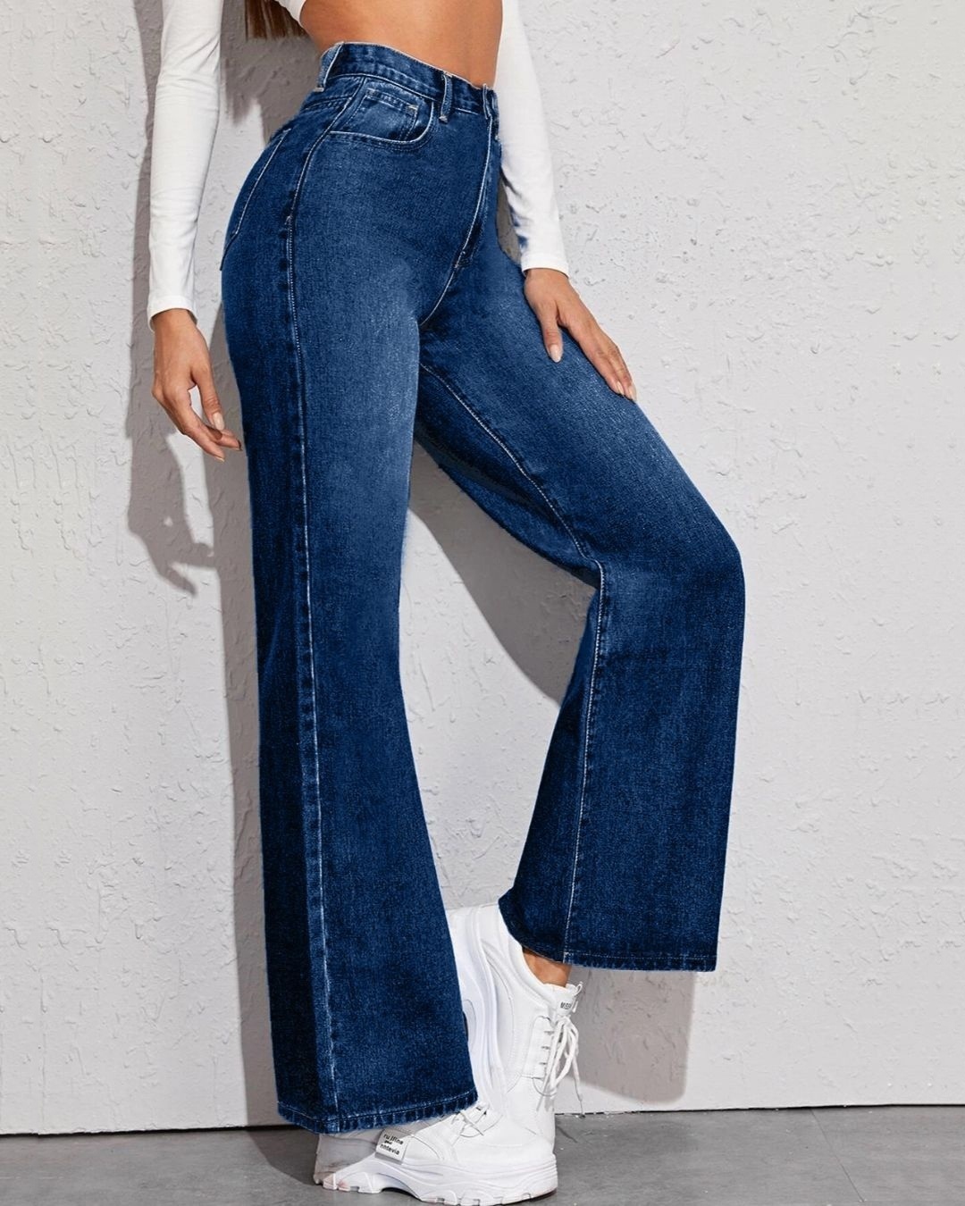 Buy Women's Blue High Rise Mom Fit Jeans Online at Bewakoof