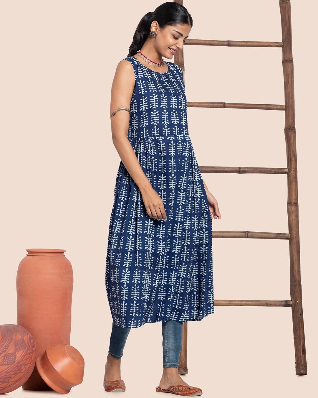 Buy Kainalli V Neck Cotton One third Sleeves Regular Fit White & Blue Kurti  Set for Women Online at Best Prices in India - JioMart.