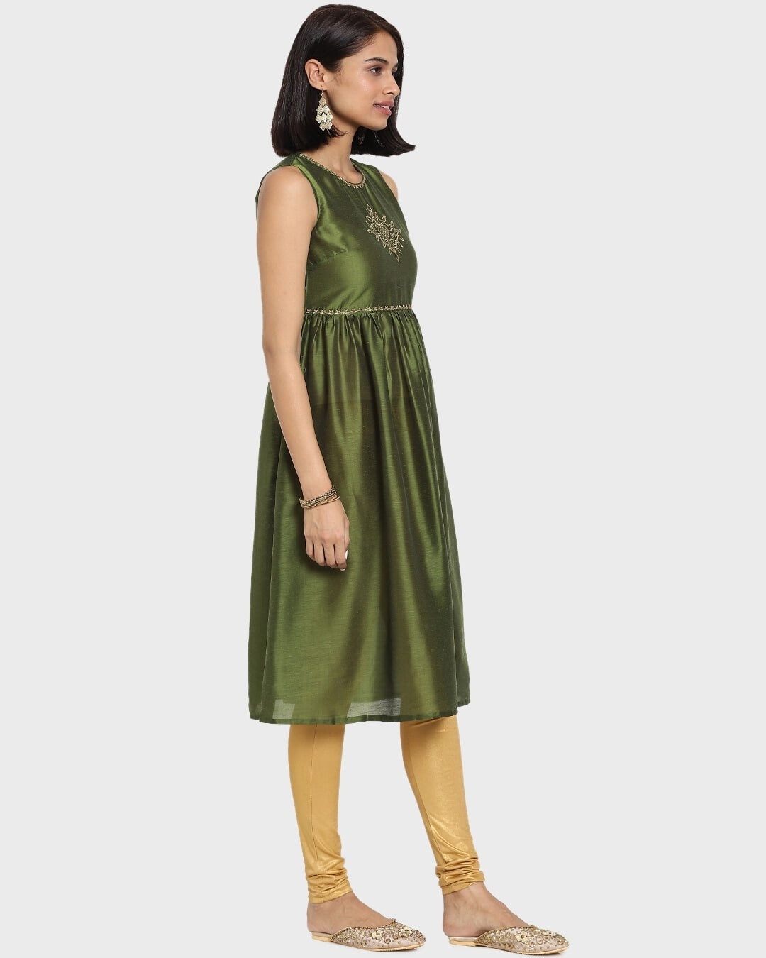 Shop Women's Green Sleeveless Ethnic Kurti-Back