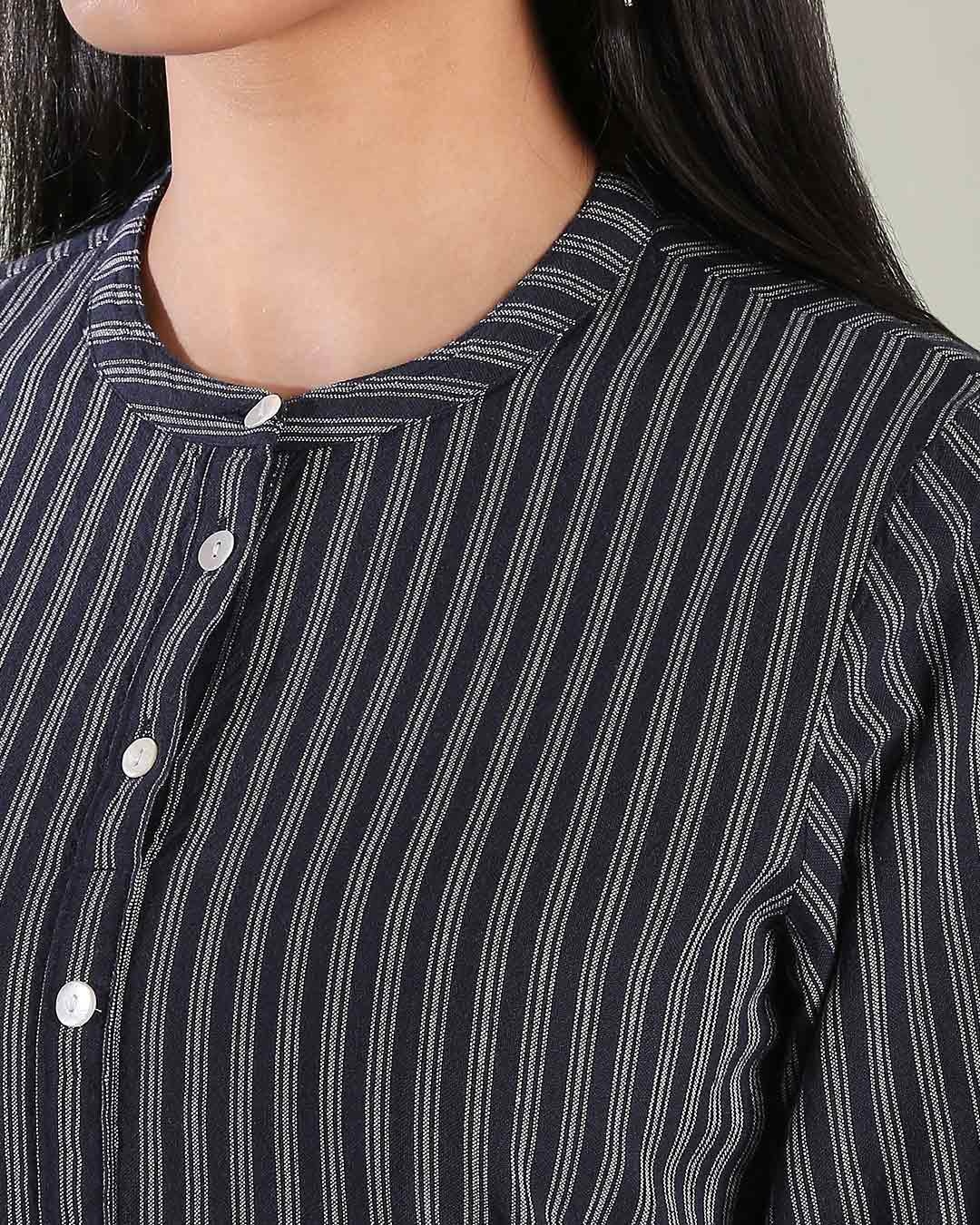 Shop Women's Stripe Mandarin Collar Button Down Side Slit Kurta