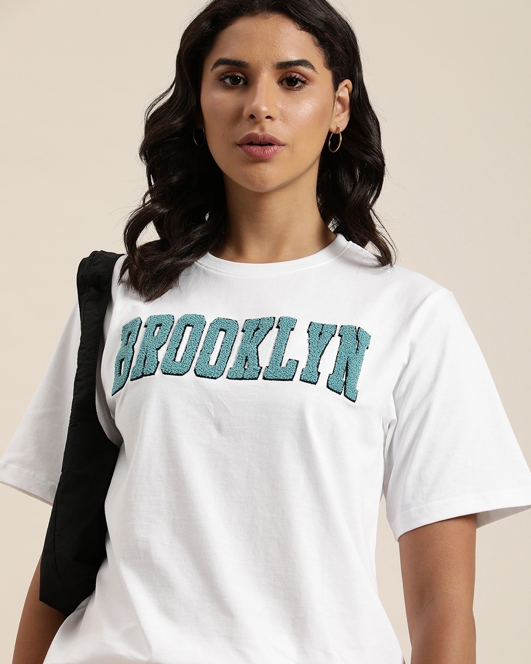 Buy Women's White Los Angeles Typography Oversized T-shirt Online at  Bewakoof