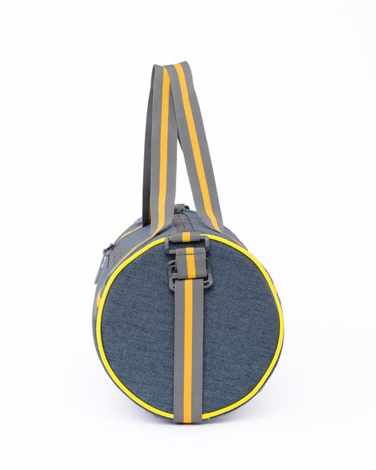 bewakoof duffle bag