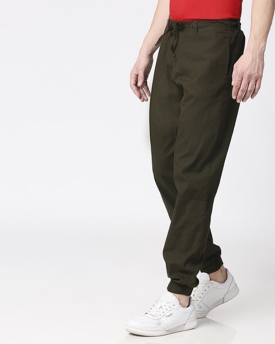 olive joggers outfit mens