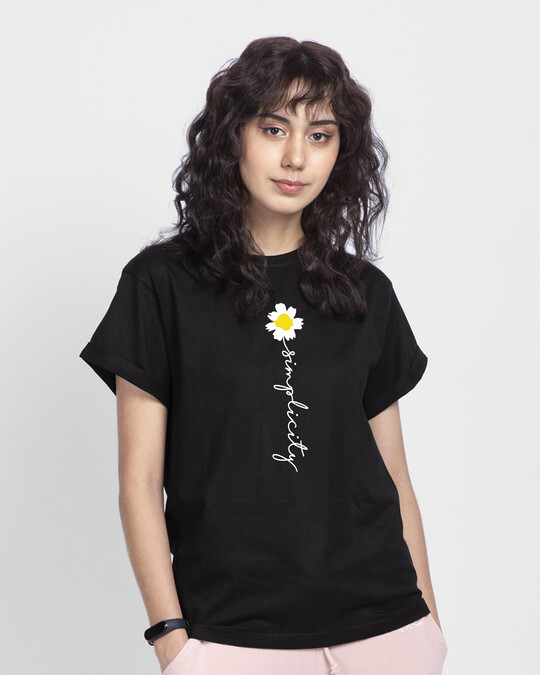 Buy Women's Black Simplicity Daisy Typography Boyfriend T-shirt Online ...