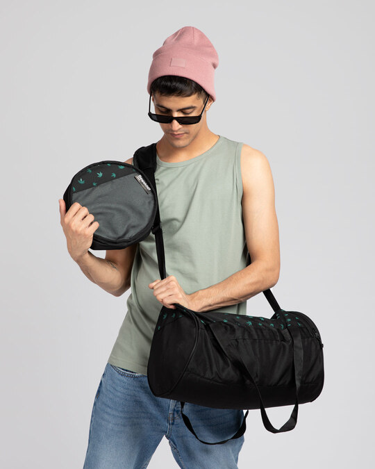 bewakoof duffle bag