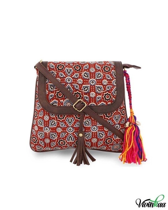 Vivinkaa Sling Bags for Women Latest Branded, Sling Bag, Sling Bag Women I  Ethnic Leatherette/Cotton Warli Print Tassle, Brown : Amazon.in: Fashion