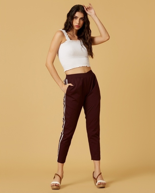 maroon joggers outfit