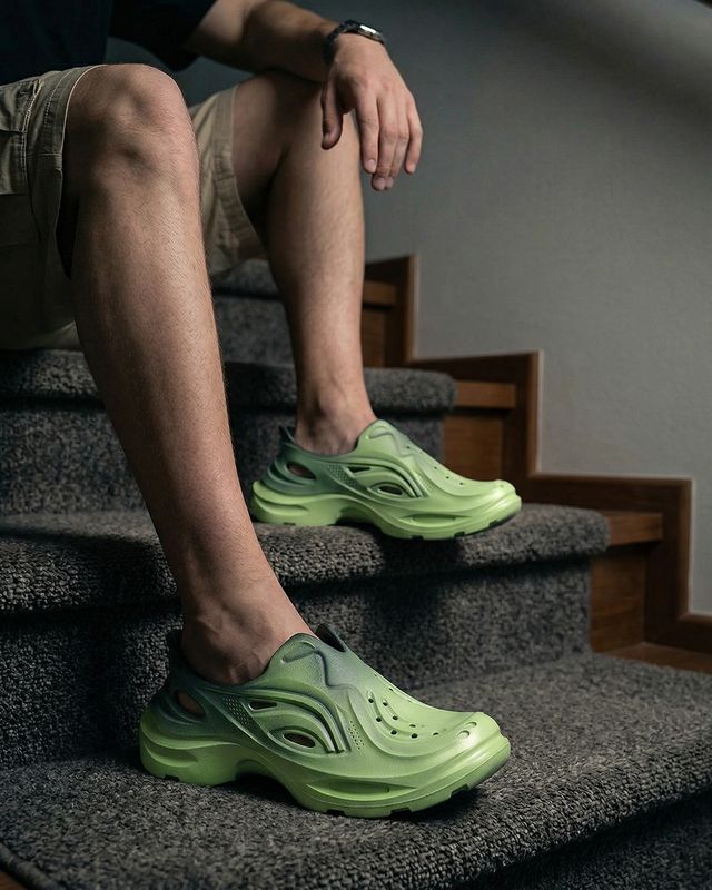 Men's Mint Motion Spray-Painted Lightweight & Comfy Clogs