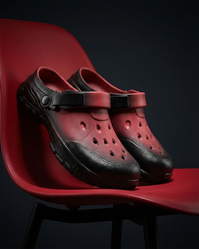 Men's Red Shadow Spray-Painted Lightweight & Comfy Clogs