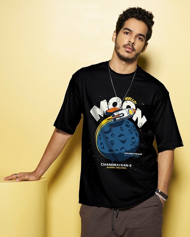 Shop Men's Black Chandrayaan 3 Hello Moon Graphic Printed Oversized T-shirt-Front