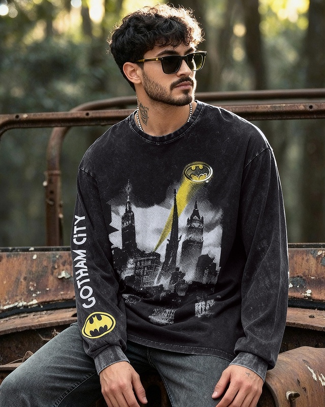 Shop Men's Black Gotham City Graphic Printed Oversized Acid Wash T-shirt-Front