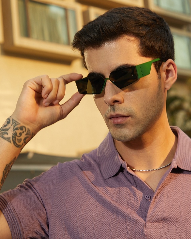 Shop Men's Black Shield Polarised Lens Sunglasses-Front