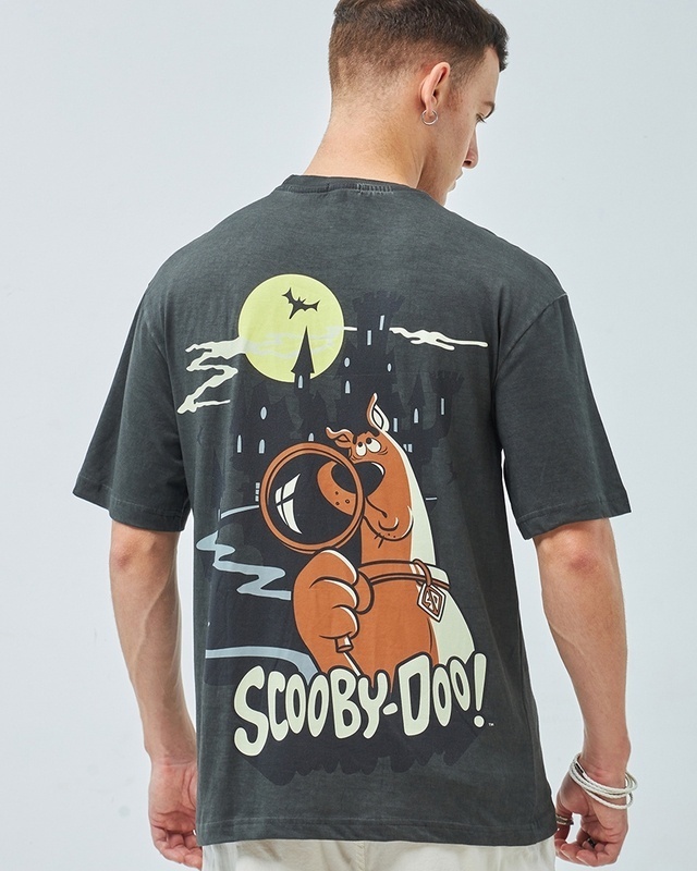 Shop Men's Grey Scooby Doo Graphic Printed Oversized T-shirt-Front