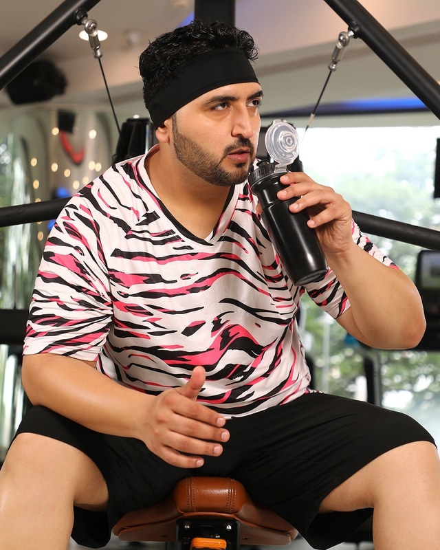 Shop Men's Hot Pink & Ivory White Animal Printed Oversized Plus Size T-shirt-Front