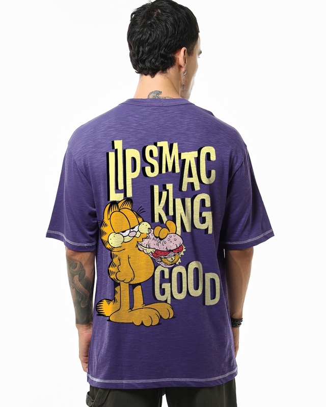 Shop Men's Skipper Blue Smacking Graphic Printed Oversized T-shirt-Front