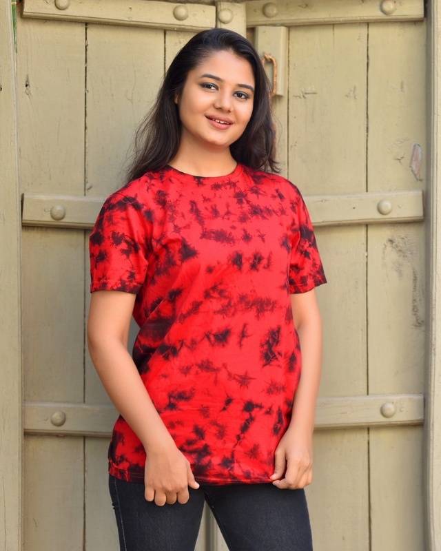 Shop Unisex Red & Black Tie & Dye Relaxed Fit T-shirt-Front