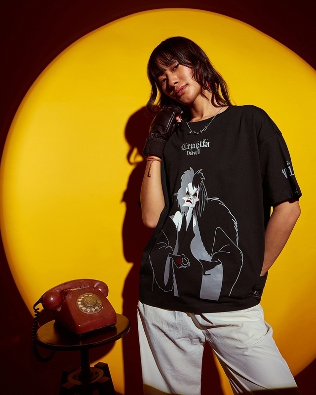 Shop Women's Black Cruella Devil Graphic Printed Oversized T-shirt-Front