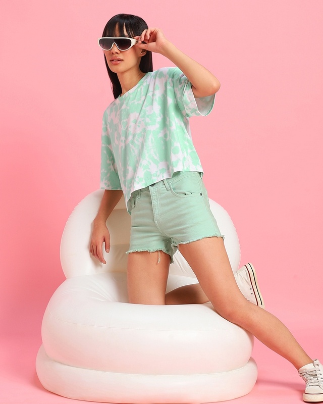 Shop Women's Green & White Tie & Dye Oversized Crop Top-Front