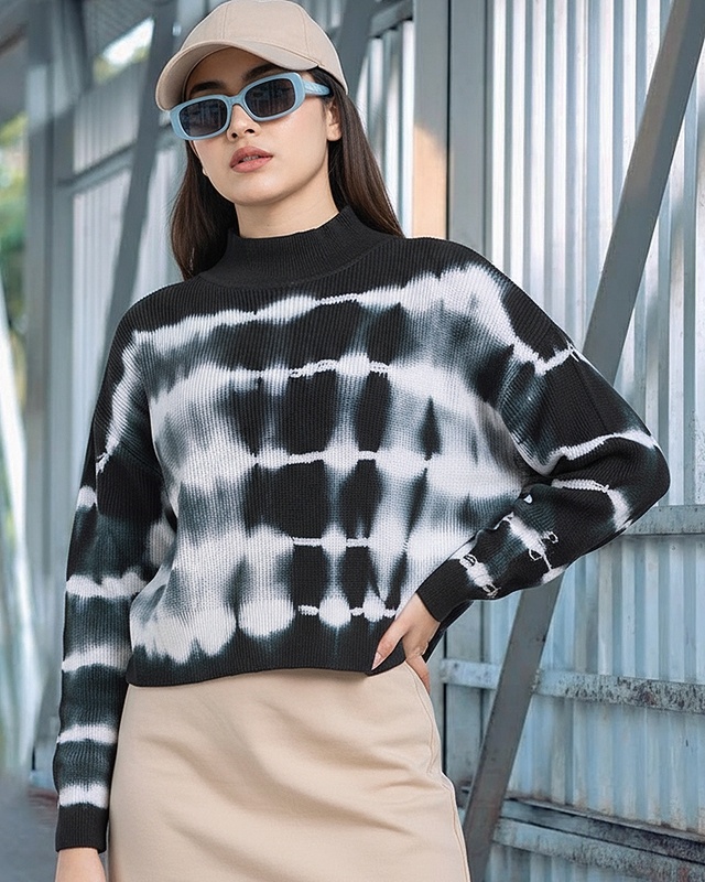 Shop Women's Black & White Tie & Dye Oversized Crop Sweater-Front