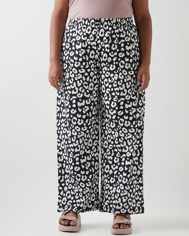 Shop Women's Black & White All Over Printed Plus Size Wide Leg Pyjamas-Front