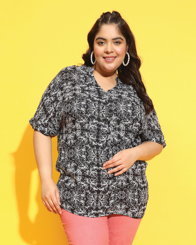 Shop Women's Black & White Floral Printed Plus Size Top-Front