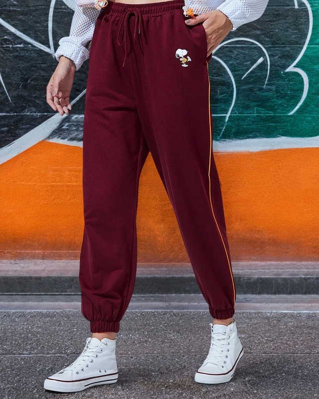 Women's Maroon Peanuts Pie Graphic Printed Oversized Joggers