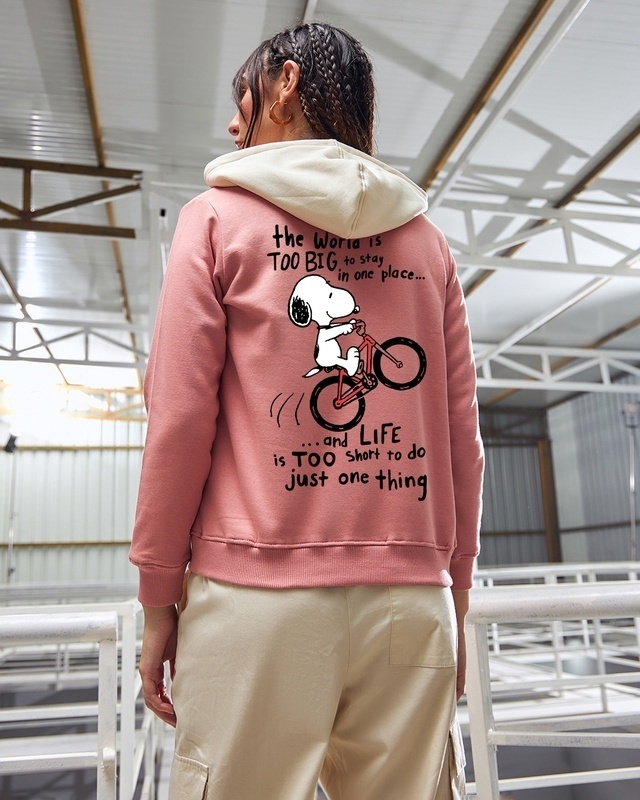 https://images.bewakoof.com/t640/women-s-pink-move-on-graphic-printed-oversized-hoodies-629665-1708345763-1.jpg