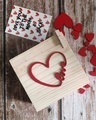 Shop Square Wood Heart Pineblock-Design