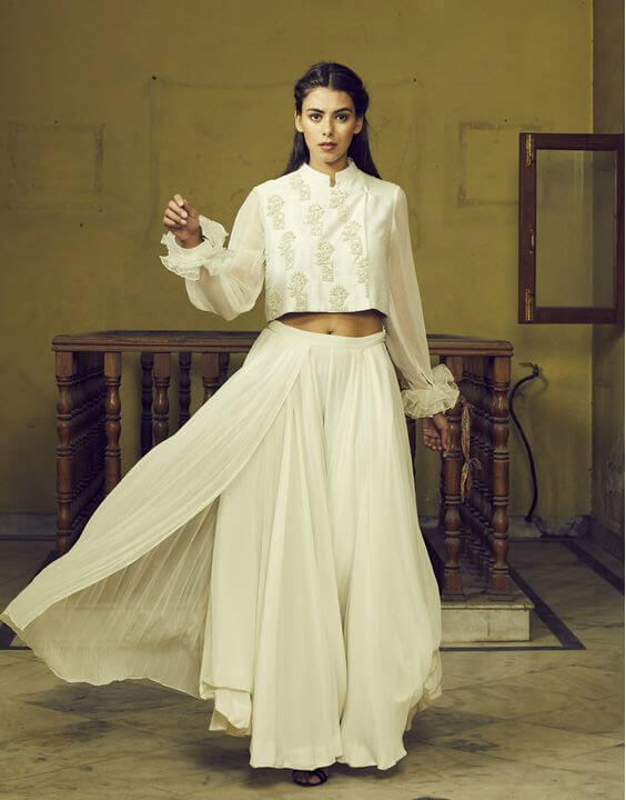 white holi outfit ideas bewakoof blog 3 1616348771