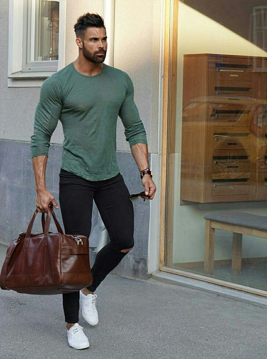 Muscle fitCrew neck style - types of t shirts | Bewakoof Blog