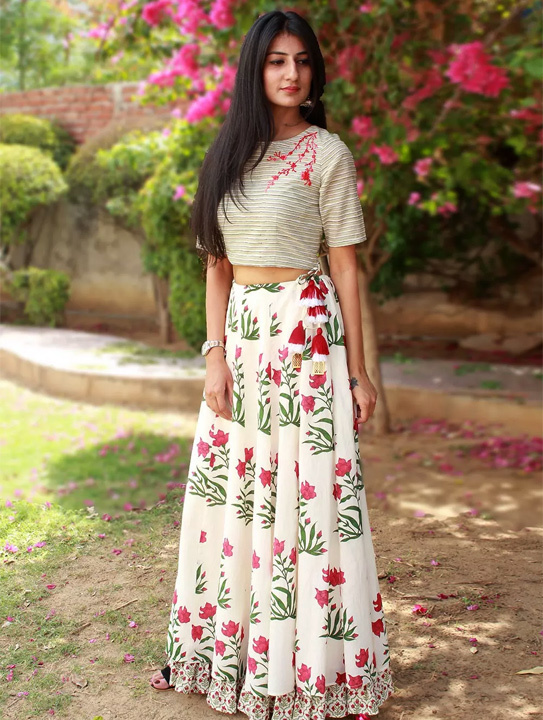 crop top shirt with skirt