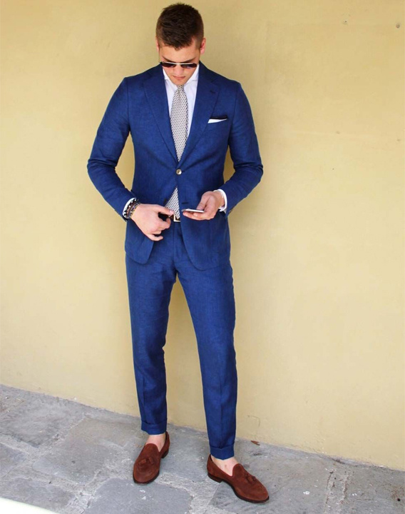 shoes to wear on blue suit