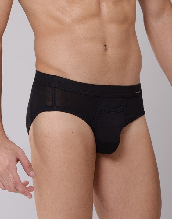 Slips vs Briefs: What's the Difference?