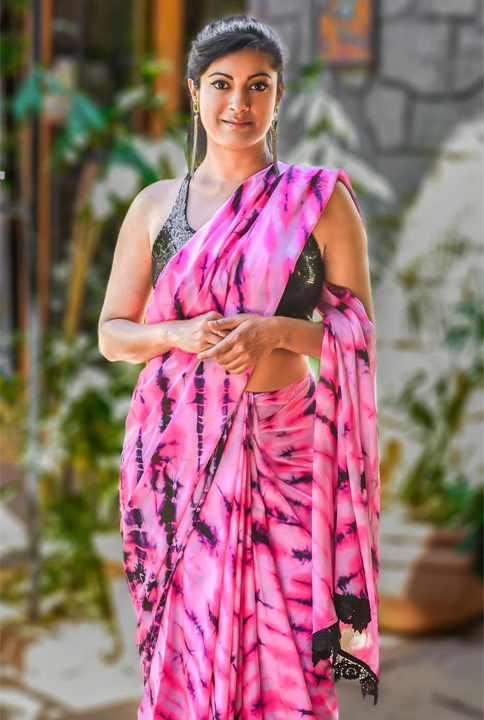 How to wear saree to look slim in steps | Bewakoof Blog