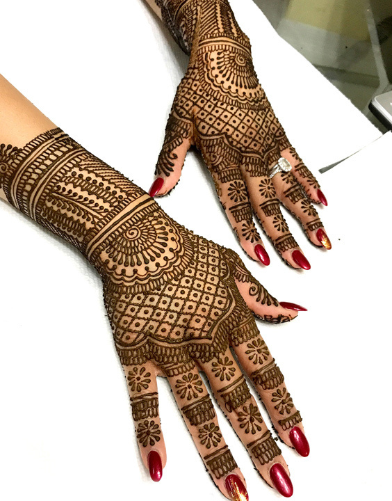 40 Back Hand Mehendi Designs for this Bridal Season