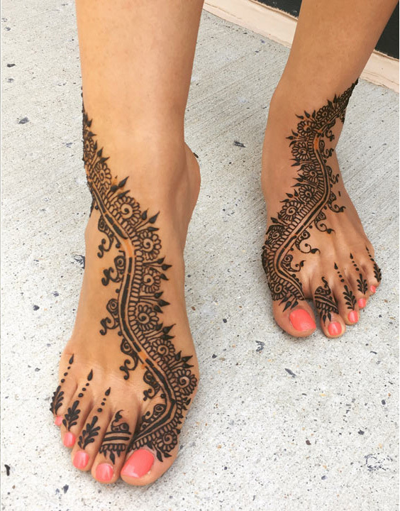 Bridal Mehndi Design For Legs - Bewakoof Blog