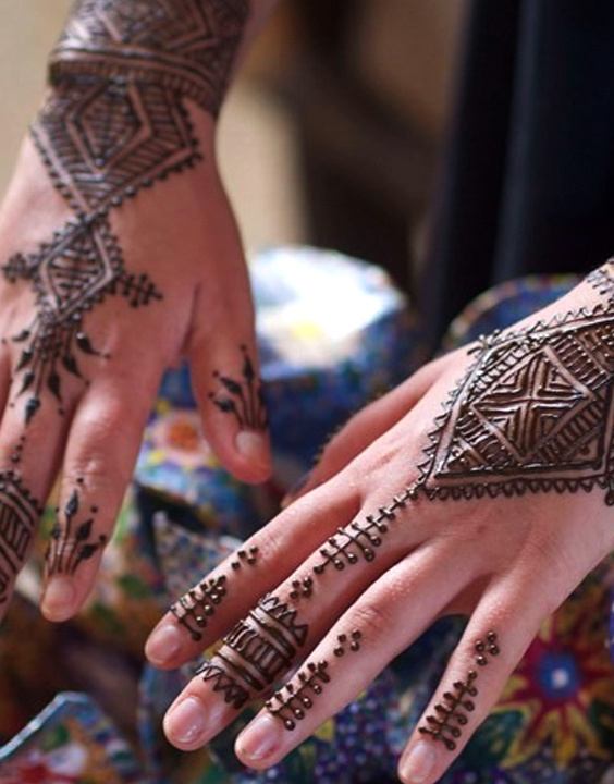 2 different styles of shading I use in my henna designs! 🌿 I find a nice  stringy Rajasthani henna powder works the best when trying to... | Instagram