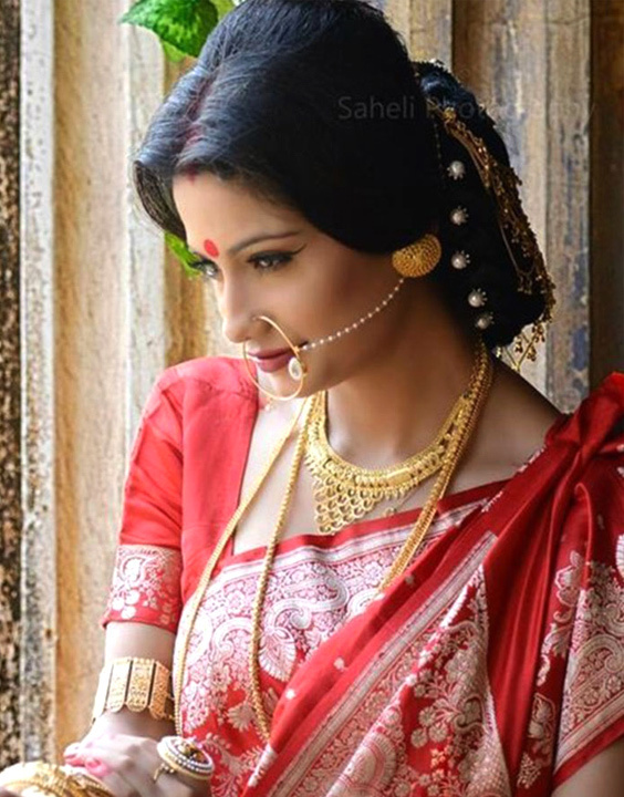 Hairstyles with Sarees for Indian Weddings