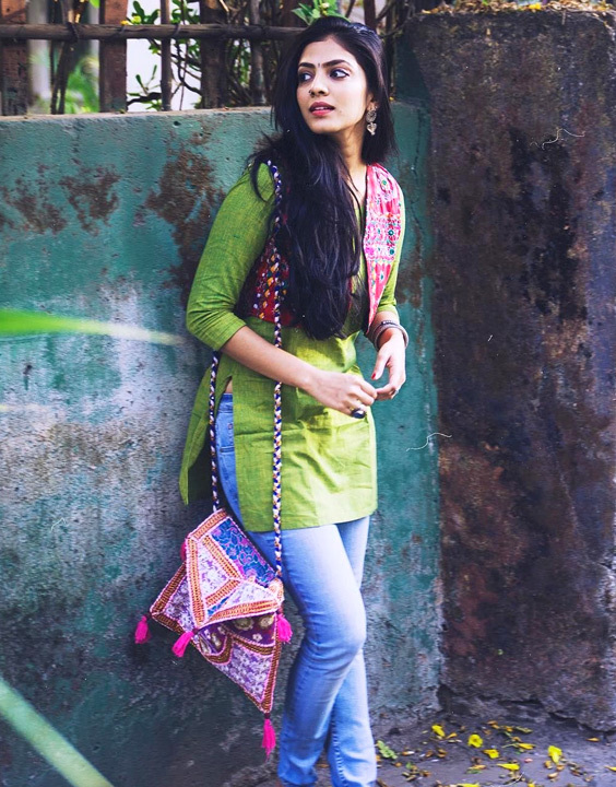 5 Trendy Kurtis To Wear With Jeans Evergreen Styles For Women