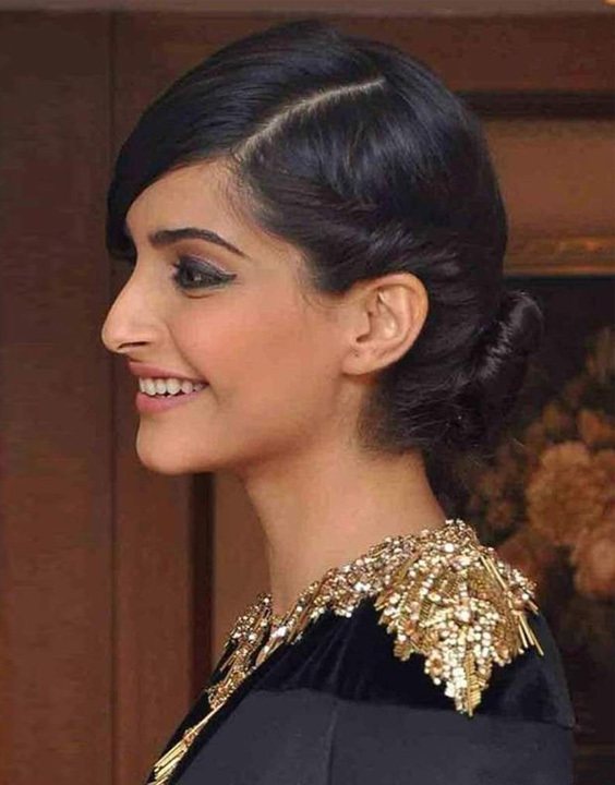 Bun Hairstyle With Saree - 6 Ways to Rock It