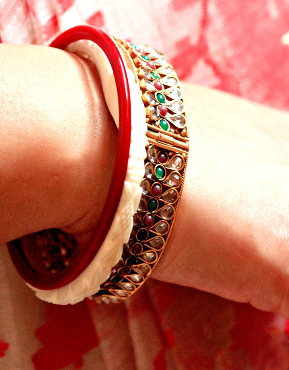 Hand Bangles Traditional Saree - Buy Hand Bangles Traditional