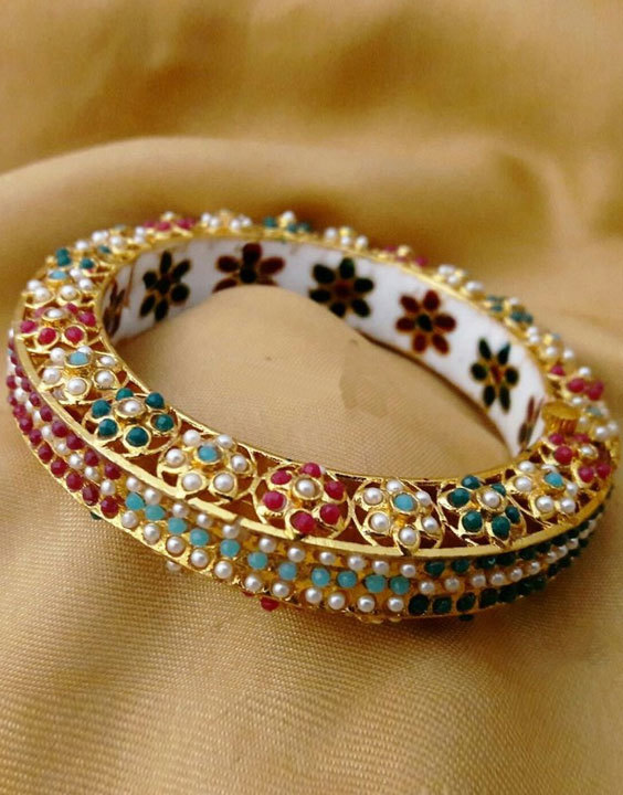 Types of glass on sale bangles