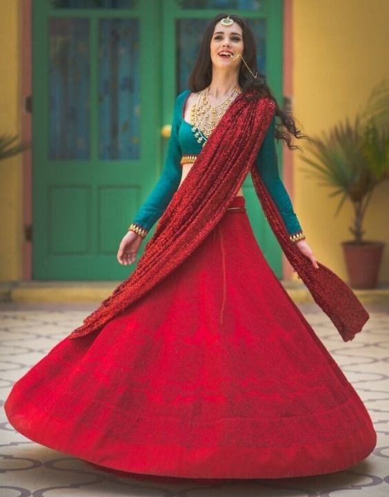 Lawyer Bride Ditched Her Black And White Court Room Outfit, To Slay In A Red  Sabyasachi 'Lehenga'