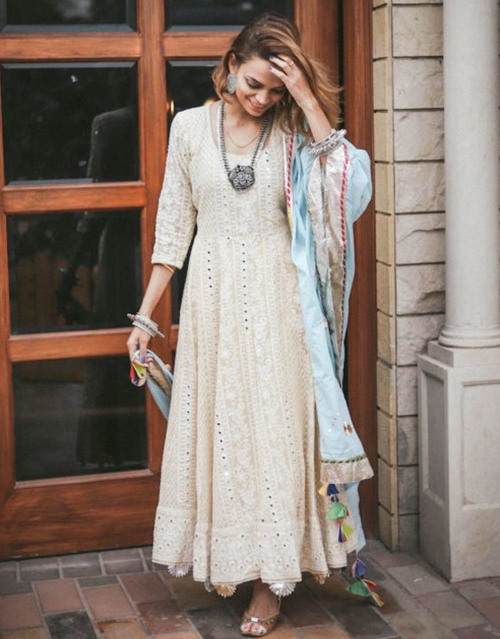 chikankari outfits