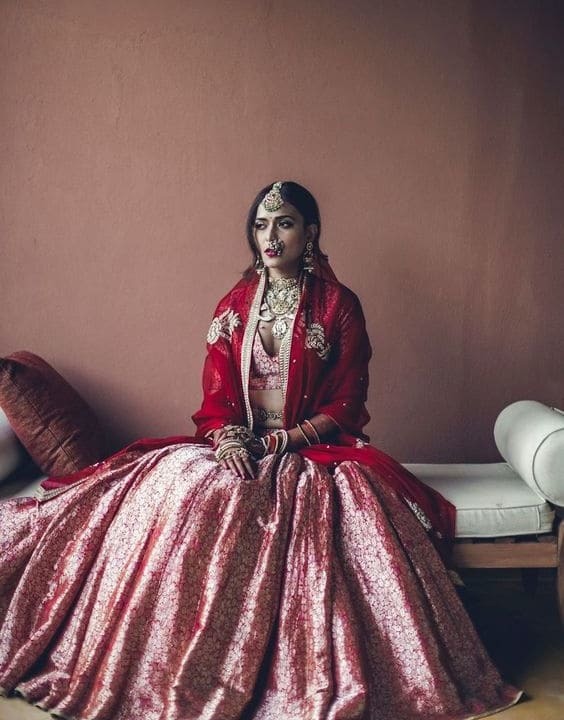 Intricate Brocade Skirt Sophistication - Bengali Bride look - Bewakoof Blog