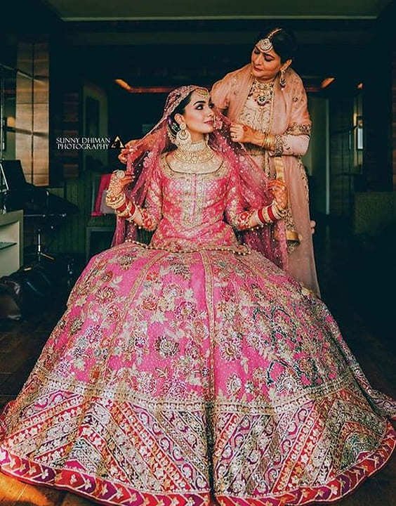 Bride in-the-making - Lehenga poses - Bewakoof Blog