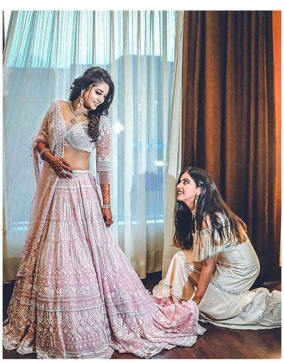 Bridesmaid on duty - Lehenga poses - Bewakoof Blog