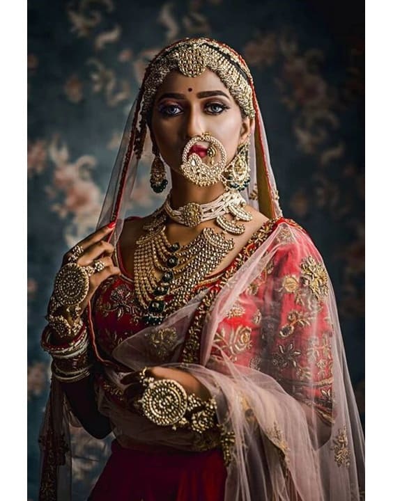 Pin by Raahna Khan on wadding girls | Indian bride photography poses,  Indian bride poses, Indian bridal photos