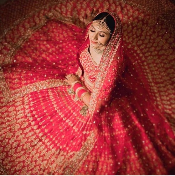 Top angle - Lehenga poses - Bewakoof Blog